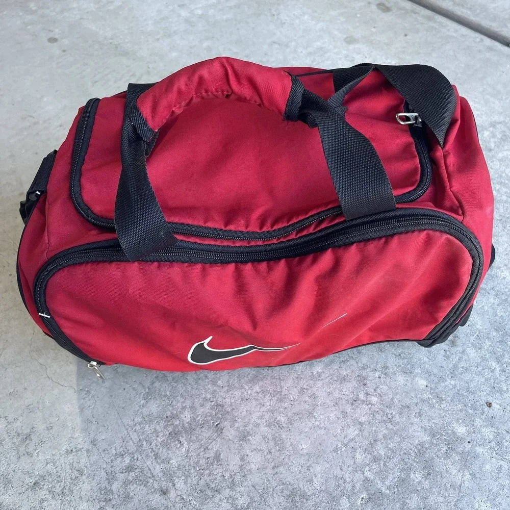 Vintage Nike Medium Training Duffle Gym Travel Sports Shoe Bag Black Swoosh Logo